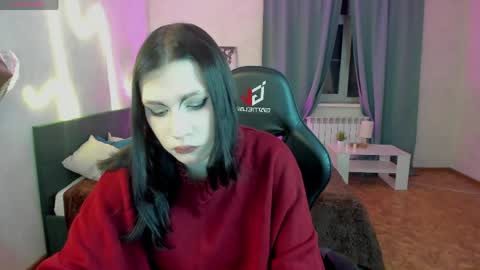 Mia online show from May 16, 10:36 am