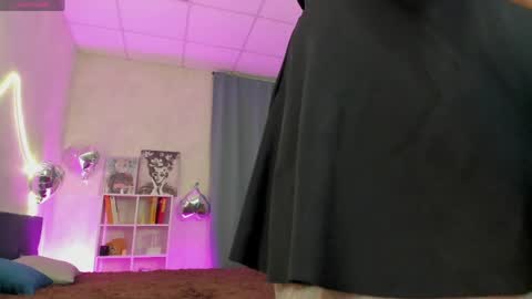 Mia online show from May 8, 2:37 am