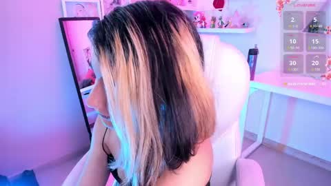 vanillafairy_ online show from May 15, 10:56 pm