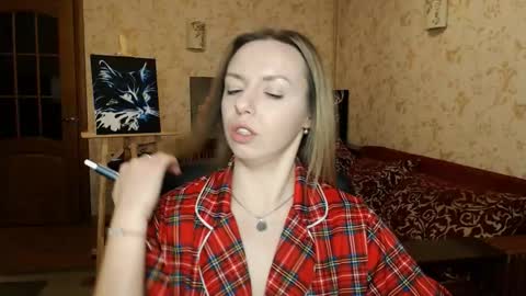 Snapshot of vanillamuffin chatting on February 5, 7:18 am VanillaMuffin online show from February 5, 7:18 am