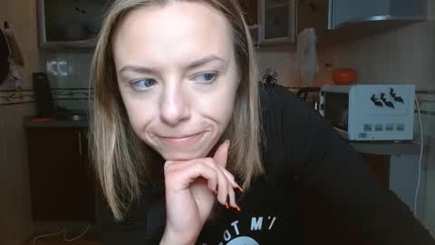 VanillaMuffin online show from October 31, 1:15 pm