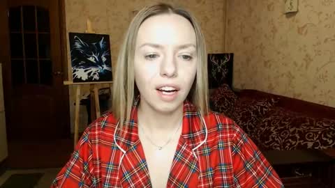 Snapshot of vanillamuffin chatting on February 10, 7:04 am VanillaMuffin online show from February 10, 7:04 am
