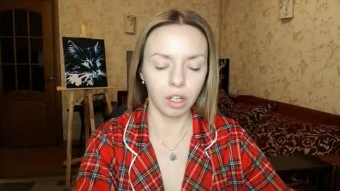 Snapshot of vanillamuffin chatting on February 2, 6:59 am VanillaMuffin online show from February 2, 6:59 am