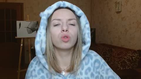Snapshot of vanillamuffin chatting on October 18, 12:41 pm VanillaMuffin online show from October 18, 12:41 pm