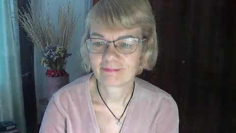 Vanillaxcreamy online show from January 13, 9:08 am