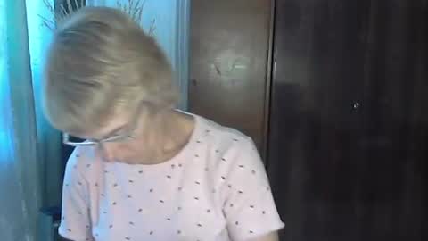 Vanillaxcreamy online show from October 4, 9:59 am