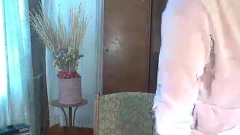 Vanillaxcreamy online show from January 12, 9:19 am