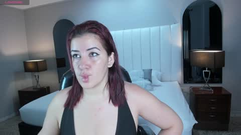 Snapshot of vanitysex chatting on January 27, 11:32 am Karine online show from January 27, 11:32 am