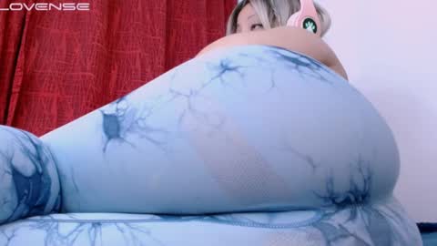 Snapshot of vanne_amet chatting on February 27, 1:38 am free follow me online show from February 27, 1:38 am