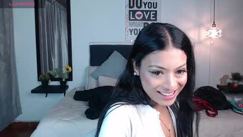 Snapshot of vannesweet_ chatting on March 9, 7:59 pm vane online show from March 9, 7:59 pm