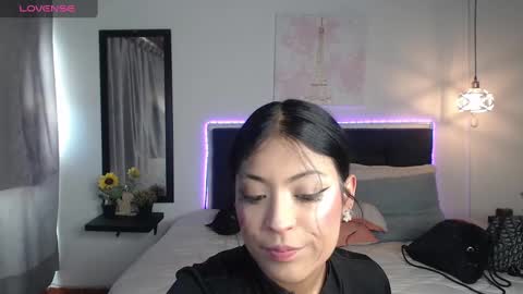Snapshot of vannesweet_ chatting on January 12, 8:14 pm vane online show from January 12, 8:14 pm