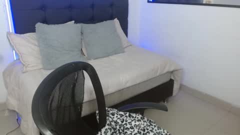 vane online show from December 4, 9:48 pm