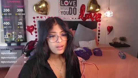 Snapshot of vannesweet_ chatting on February 4, 7:33 pm vane online show from February 4, 7:33 pm
