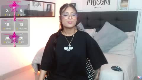Snapshot of vannesweet_ chatting on October 15, 10:01 pm vane online show from October 15, 10:01 pm