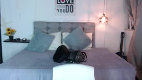 Snapshot of vannesweet_ chatting on January 3, 7:18 pm vane online show from January 3, 7:18 pm