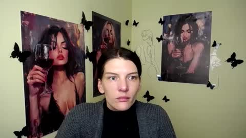 Snapshot of vanrey_ chatting on March 11, 9:45 am Vanessa online show from March 11, 9:45 am
