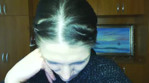 Snapshot of vanrey_ chatting on March 5, 7:49 am Vanessa online show from March 5, 7:49 am
