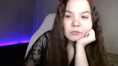 Var Kiss online show from May 26, 1:21 pm