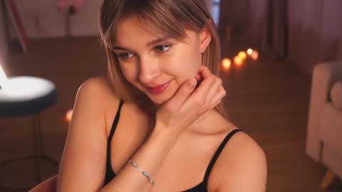 Heeeeey Im Hanna the art of tease  online show from December 14, 4:01 am