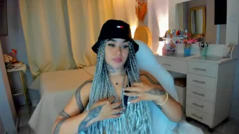 Vayolett Bass online show from May 2, 7:55 am