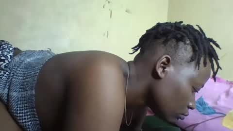 Snapshot of vee_tommy chatting on December 7, 5:53 pm Vee tommy online show from December 7, 5:53 pm