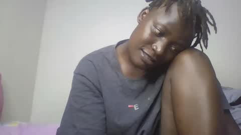 Snapshot of vee_tommy chatting on February 12, 4:12 am Vee tommy online show from February 12, 4:12 am
