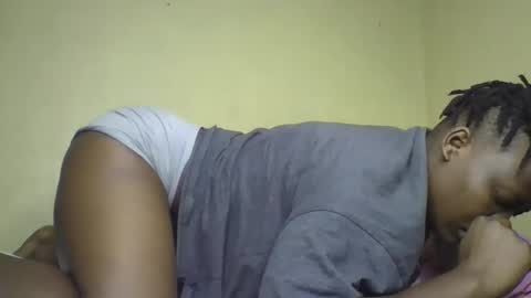 Snapshot of vee_tommy chatting on December 13, 3:27 am Vee tommy online show from December 13, 3:27 am