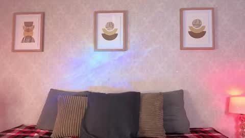 Snapshot of veesimons_dh chatting on October 17, 9:29 pm Vee Simons online show from October 17, 9:29 pm