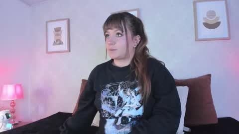 Snapshot of veesimons_dh chatting on September 29, 7:41 pm Vee Simons online show from September 29, 7:41 pm
