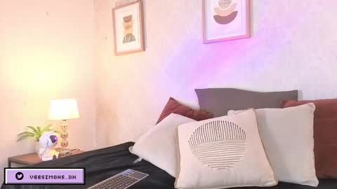 Vee Simons online show from January 31, 7:56 pm