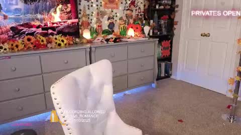 vegas_romance online show from November 4, 1:10 am