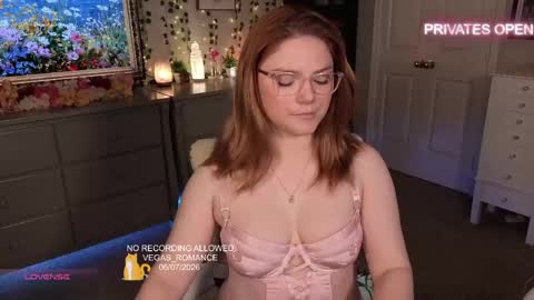 vegas_romance online show from June 8, 2:12 am