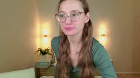 Snapshot of velin_ chatting on October 9, 1:59 pm Lin online show from October 9, 1:59 pm