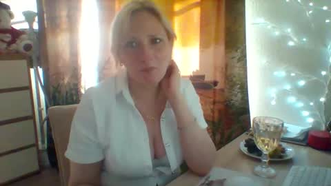 velka_raspberry online show from June 3, 2:29 pm