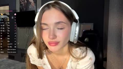 Nia online show from March 23, 4:13 pm