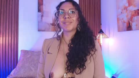 Emma Curly online show from May 11, 2:45 pm