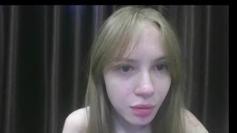 velvet_daydream_ online show from April 19, 2:50 pm