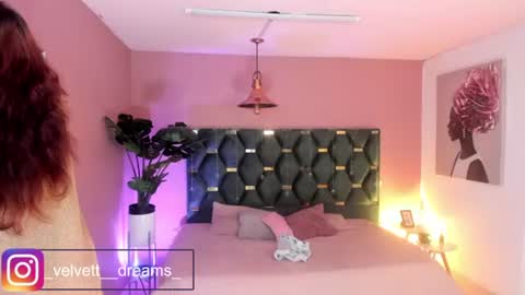 Isabella  online show from June 15, 12:05 pm