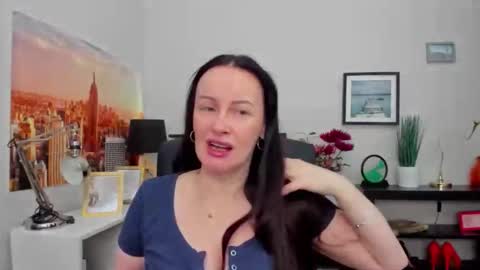 Snapshot of velvet_jasmine chatting on September 13, 6:32 am Jasmine online show from September 13, 6:32 am