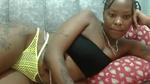 Snapshot of velvet_temptress chatting on February 24, 5:52 am velvet online show from February 24, 5:52 am