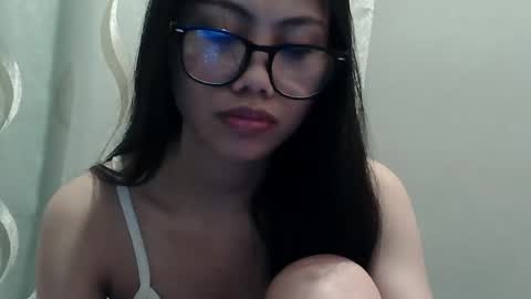 Cassy Pinay online show from November 18, 8:15 am