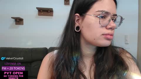 Snapshot of velvetcrystal chatting on September 25, 6:45 am Crystal PVT OPEN online show from September 25, 6:45 am