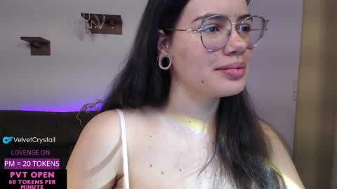 Snapshot of velvetcrystal chatting on October 3, 6:18 am Crystal PVT OPEN online show from October 3, 6:18 am