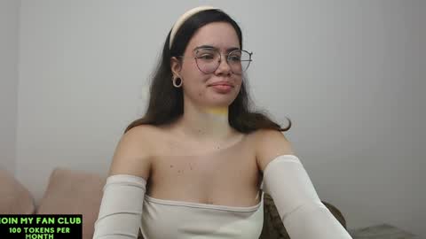 Snapshot of velvetcrystal chatting on December 26, 3:59 am Crystal PVT OPEN online show from December 26, 3:59 am