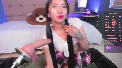 velvetmila_ online show from March 25, 11:57 am