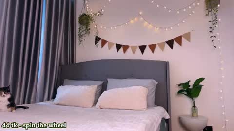velvetsirenn online show from June 21, 8:07 am