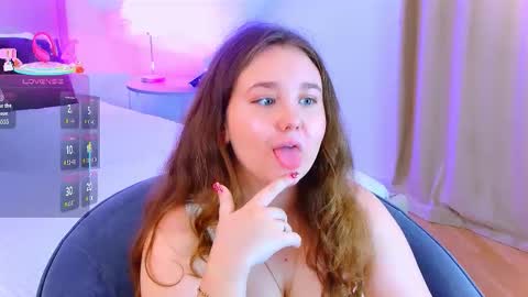 Snapshot of velvetvixencute chatting on October 13, 5:32 am velvetvixencute online show from October 13, 5:32 am