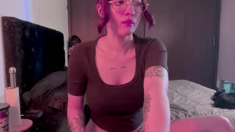 Snapshot of venicebtch666 chatting on October 15, 11:46 am Lanna online show from October 15, 11:46 am