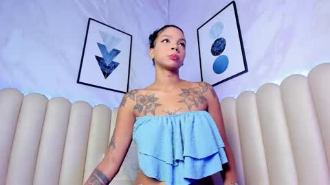 Snapshot of venus__miller chatting on September 18, 12:37 pm venus__miller online show from September 18, 12:37 pm