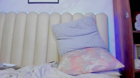 Snapshot of venus__miller chatting on October 9, 1:26 pm venus__miller online show from October 9, 1:26 pm